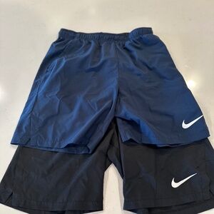 2 Pairs of NIKE shorts Men's Medium